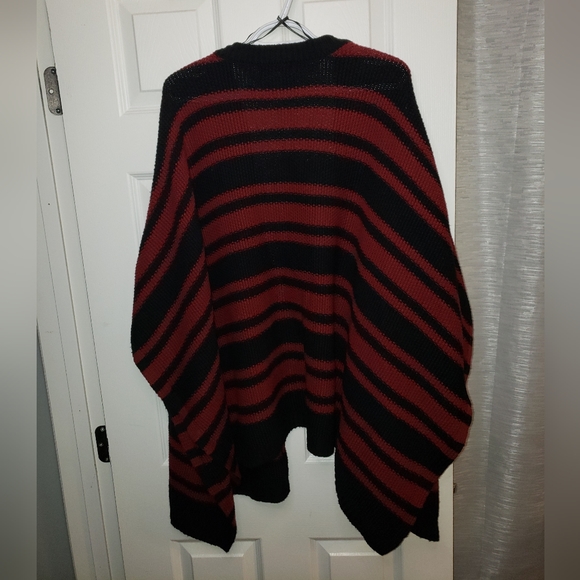 💥Sale💥Red & Black Sleeveless Oversized Forever 21 Knit Sweater - Picture 4 of 5